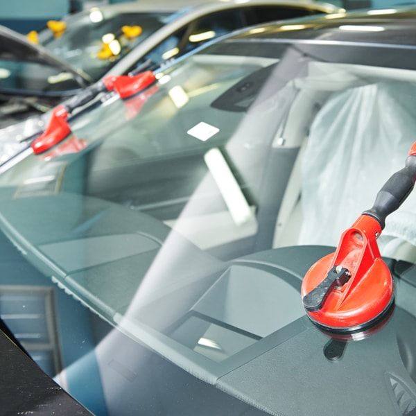 What auto glass company to contact when windshield is shattered  in Colorado